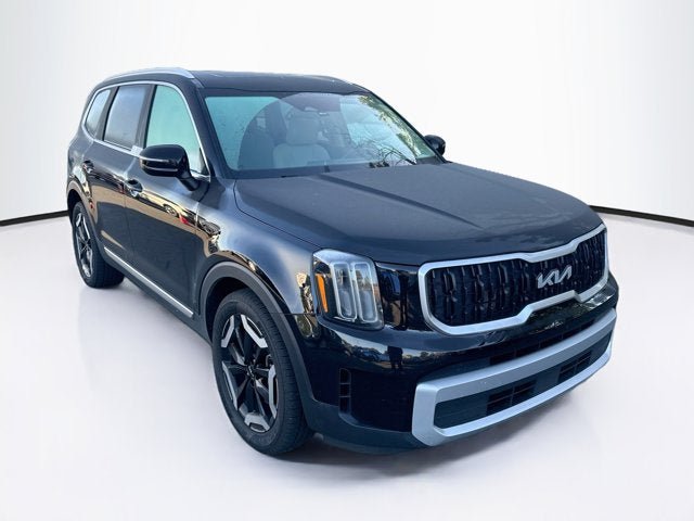 Certified 2025 Kia Telluride EX w/ EX Captain's Chair Package AWD/4WD image 3