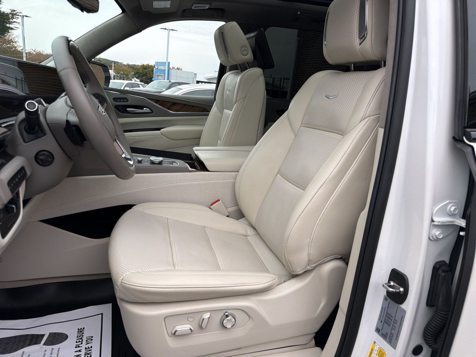 Used 2024 Cadillac Escalade ESV Sport Platinum AWD/4WD image 13