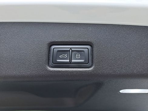 Certified 2025 Audi Q5 Premium w/ Convenience Package AWD/4WD image 13