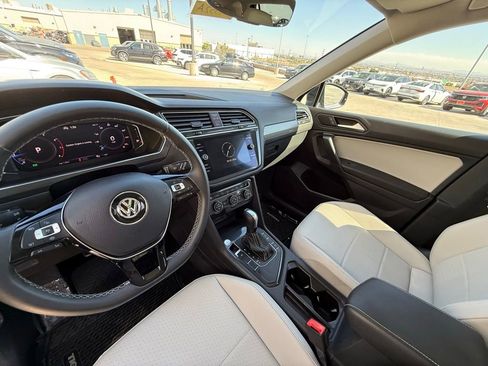 Certified 2021 Volkswagen Tiguan SEL w/ 3-Row Tiguan MDO Package FWD image 23