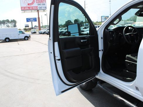 Used 2025 Chevrolet Silverado 2500 Custom w/ Custom Convenience Package AWD/4WD image 21