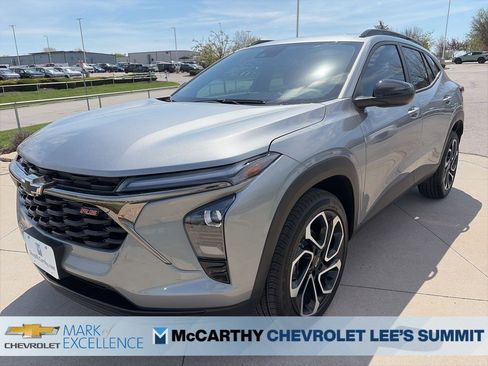 New 2026 Chevrolet Trax RS w/ Sunroof Package image 4