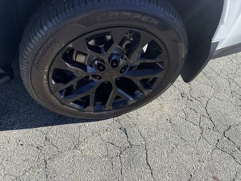 Used 2022 Chevrolet Tahoe RST w/ Luxury Package image 14