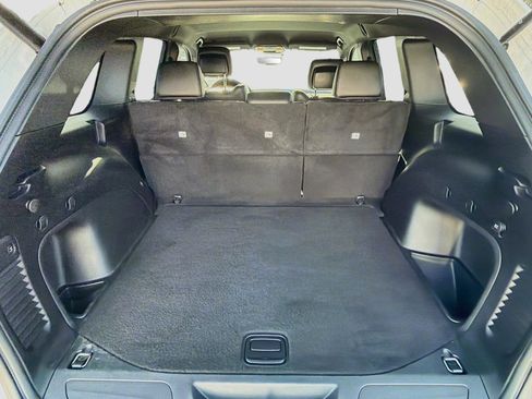 Used 2021 Jeep Grand Cherokee Laredo X AWD/4WD image 12