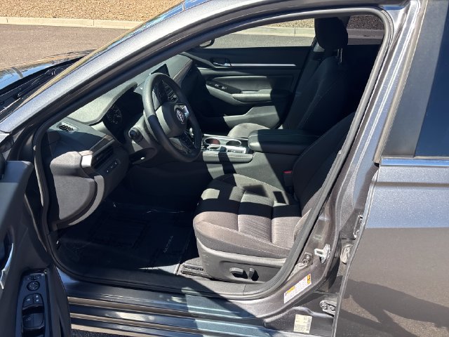 Used 2023 Nissan Altima 2.5 SV AWD/4WD image 12