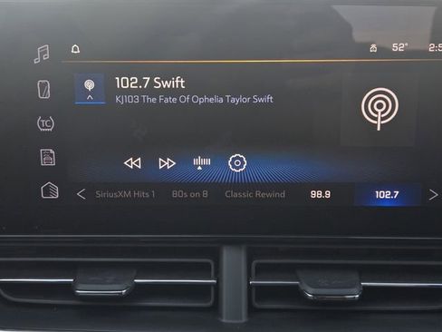 Used 2025 Chevrolet Trax RS w/ Sunroof Package image 18