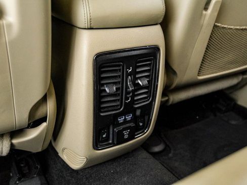 Used 2015 Jeep Grand Cherokee Limited AWD/4WD image 38