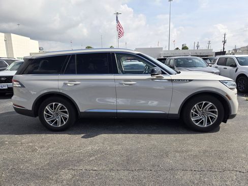 Used 2023 Lincoln Aviator 2WD image 4