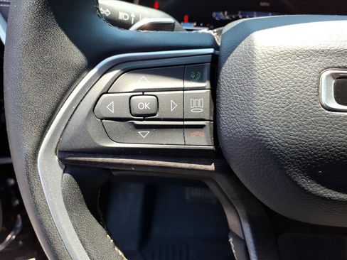 Used 2023 Jeep Grand Cherokee L Limited w/ Luxury Tech Group II AWD/4WD image 18