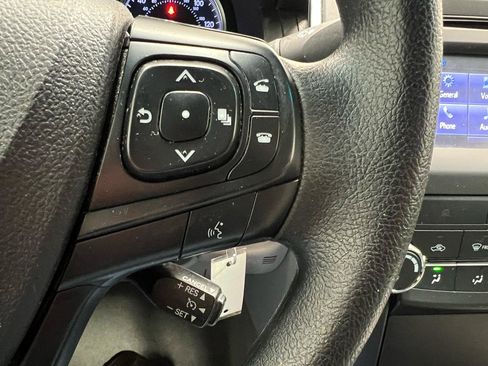 Used 2017 Toyota Camry LE image 25