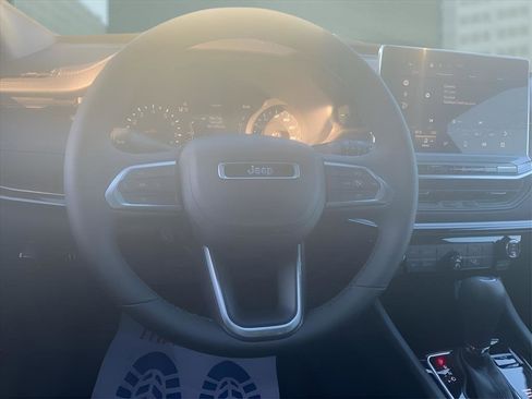 New 2026 Jeep Compass Latitude image 17