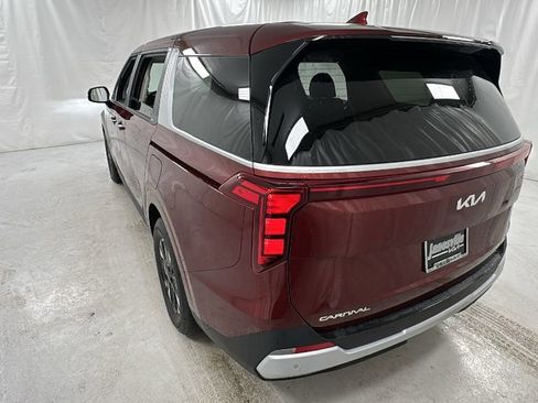 New 2026 Kia Carnival LXS image 5