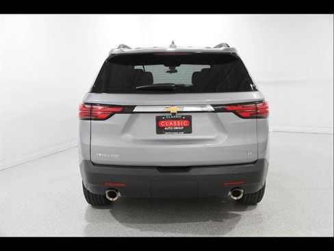 Used 2023 Chevrolet Traverse LT FWD image 21