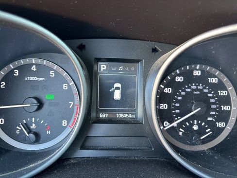 Used 2017 Hyundai Santa Fe Sport image 12