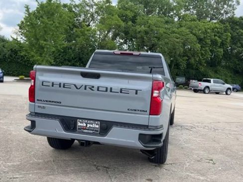 Used 2024 Chevrolet Silverado 1500 Custom w/ Dark Appearance Package image 8