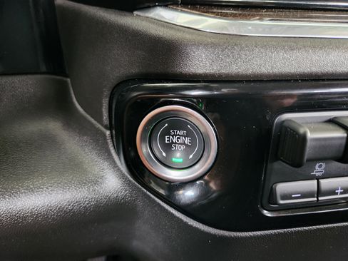Certified 2025 Chevrolet Silverado 1500 LT AWD/4WD image 21