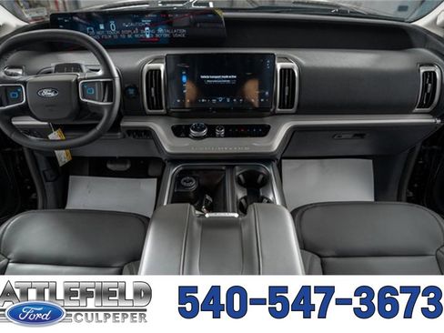 New 2025 Ford Expedition Active image 23