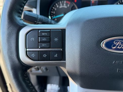 Used 2024 Ford Expedition Max XLT image 33