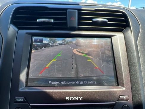Used 2020 Ford Fusion Titanium AWD/4WD image 22