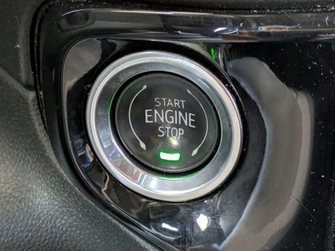 Used 2025 Chevrolet Silverado 2500 LT w/ Convenience Package image 27