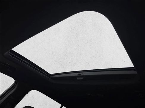 Used 2022 Chevrolet Traverse Premier w/ Redline Edition image 27