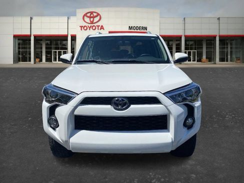 Used 2016 Toyota 4Runner SR5 image 2