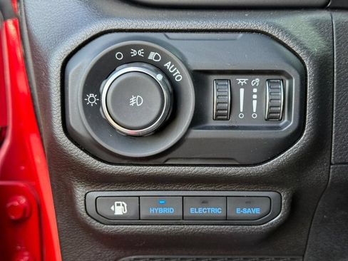 Used 2022 Jeep Wrangler Unlimited Rubicon 4xe w/ Cold Weather Group AWD/4WD image 26
