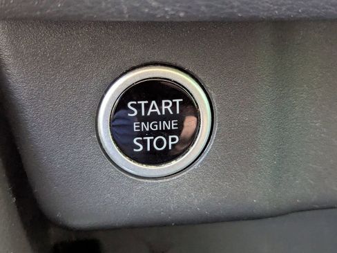 Used 2022 Nissan Rogue SV AWD/4WD image 34