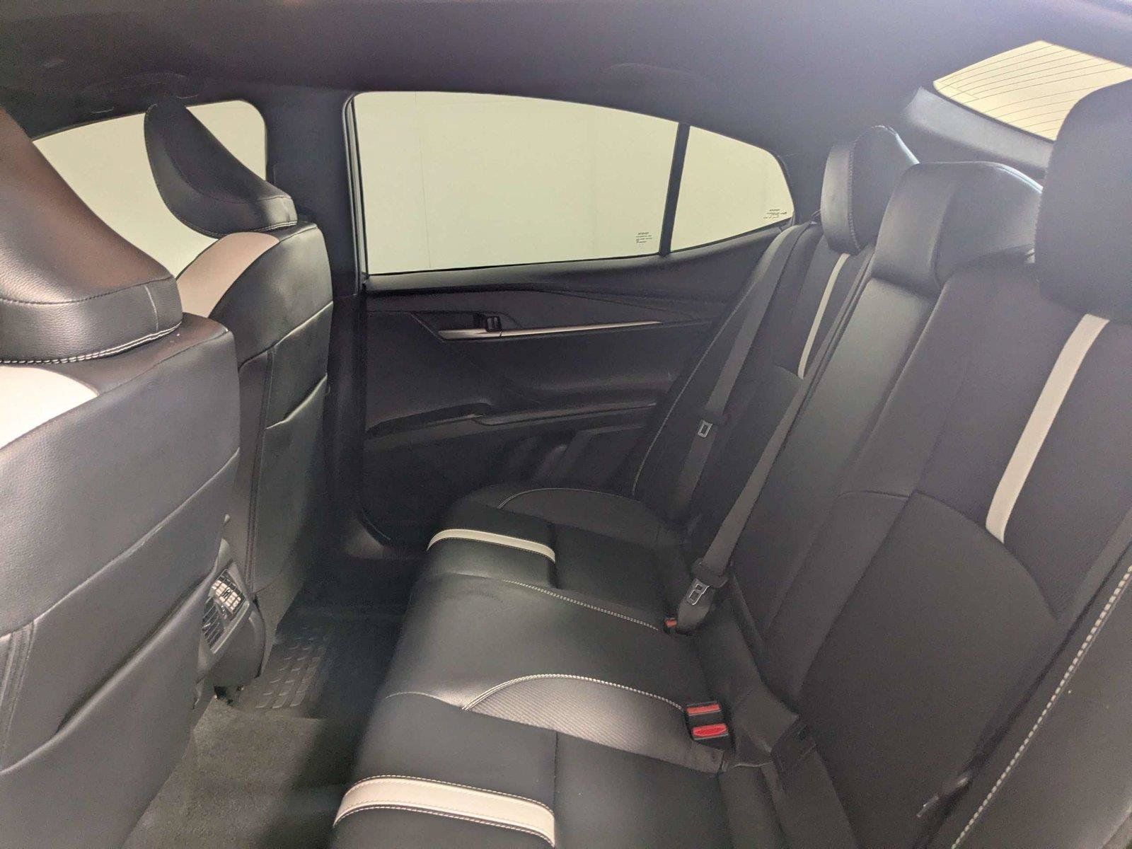 Used 2026 Toyota Camry SE FWD image 31
