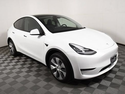 Used 2023 Tesla Model Y Long Range AWD/4WD image 8