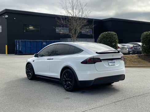 Used 2022 Tesla Model X Plaid image 15