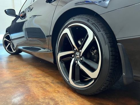 Used 2018 Honda Accord Sport image 38