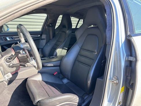 Certified 2019 Porsche Panamera GTS image 5