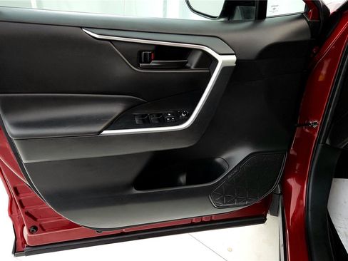 Used 2023 Toyota RAV4 LE image 22