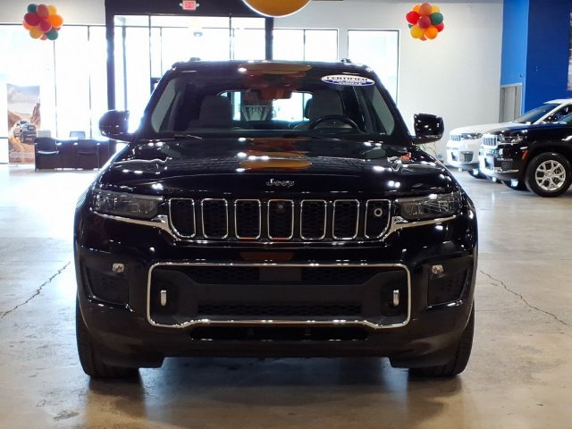 Used 2021 Jeep Grand Cherokee L Overland w/ Advanced Protech Group III AWD/4WD image 2