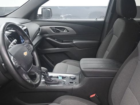 Used 2023 Chevrolet Traverse LT image 8
