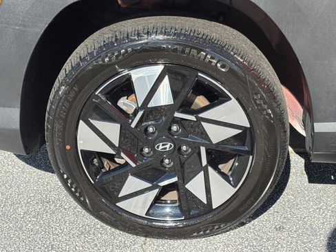 Used 2025 Hyundai Kona SEL AWD/4WD image 32