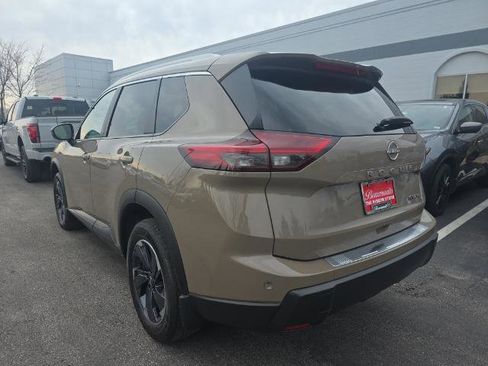 Certified 2024 Nissan Rogue SV w/ SV Premium Package image 5