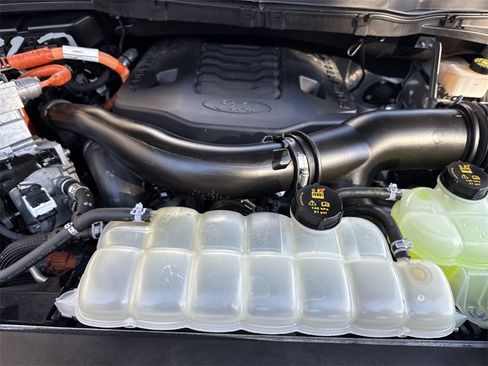 Used 2021 Ford F150 Lariat w/ Equipment Group 502A High image 27