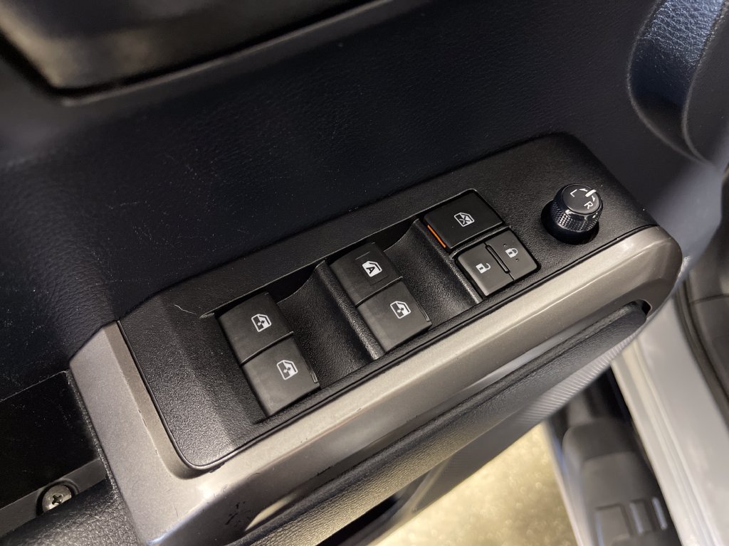 Used 2019 Toyota Tacoma SR5 RWD image 16
