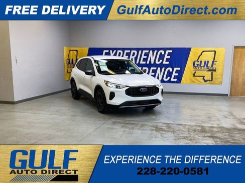 Used 2025 Ford Escape Active FWD image 1