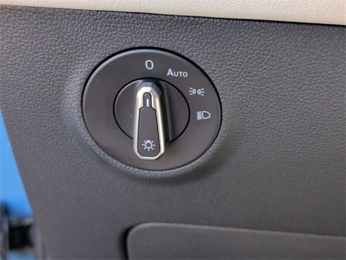 Certified 2025 Volkswagen Taos S image 27