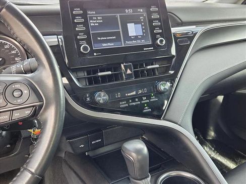 Used 2024 Toyota Camry SE image 14