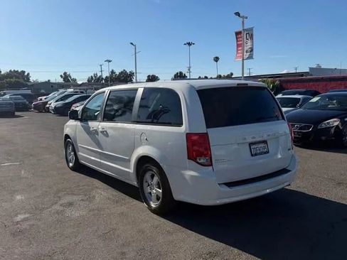 Used 2013 Dodge Grand Caravan SXT image 4