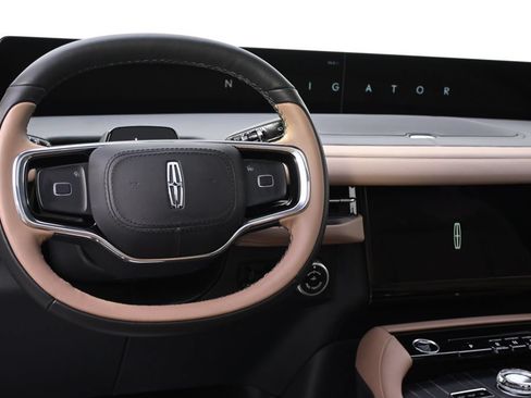 New 2026 Lincoln Navigator L Black Label AWD/4WD image 12