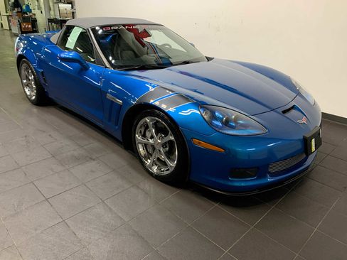 Used 2010 Chevrolet Corvette Grand Sport w/ Preferred Equipment Group image 2