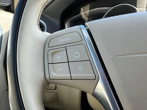 Used 2016 Volvo XC60 T5 Premier image 17