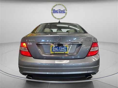 Used 2011 Mercedes-Benz C 300 4MATIC Sedan image 4