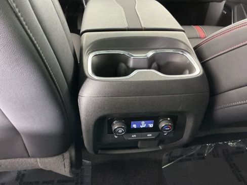 Used 2025 Chevrolet Traverse RS AWD/4WD image 27