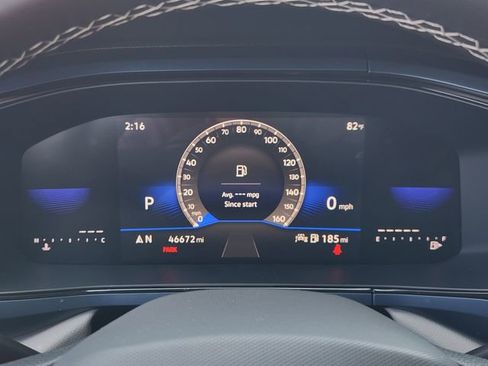 Used 2023 Volkswagen Taos SE w/ Panoramic Sunroof Package FWD image 10